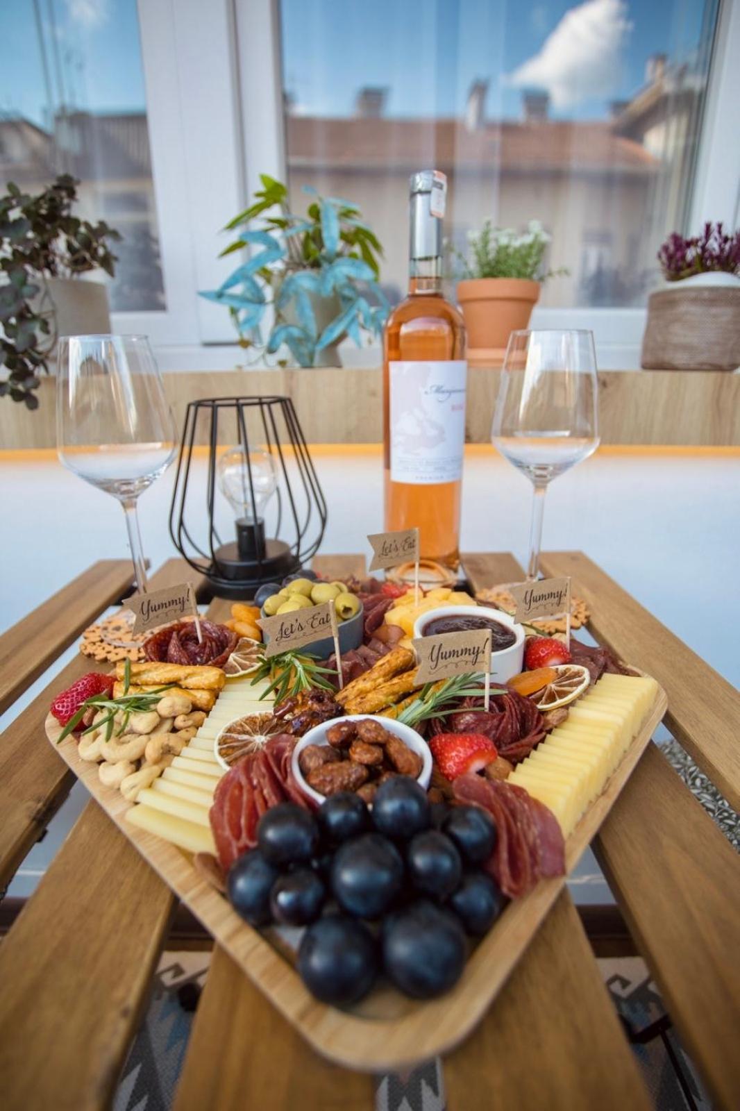 Mak Apartment - Free Parking - Balcony Сараєво Екстер'єр фото